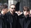 De nombreuses personnalités étaient présentes pour rendre hommage à Emilie Dequenne. 

Michel Ferracci et ses fils Enzo et Mael arrivent à l'enterrement de l'actrice belge Emilie Dequenne au crématorium du cimetière du Père Lachaise à Paris, France. Emilie Dequenne, qui avait remporté le prix de la meilleure actrice au Festival de Cannes pour son premier rôle dans le film Rosetta des Dardenne, est décédée à l'âge de 43 ans des suites d'un cancer rare des glandes surrénales. Photo by Nasser Berzane/ABACAPRESS.COM