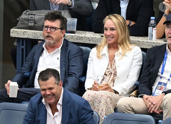 Il était en compagnie de sa femme Tracy Pollan, son plus grand soutien

Michael J. Fox et sa femme Tracy Pollan à l'US Open à Flushing Meadows, Queens à New York le 7 Septembre 2025.