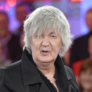 Petite-fille du chanteur Jacques Higelin, elle a confié qu’il était difficile de porter ce nom dans le milieu artistique.

Jacques Higelin - Enregistrement de l'emission "Vivement Dimanche" a Paris le 4 juin 2013.
Bestimage