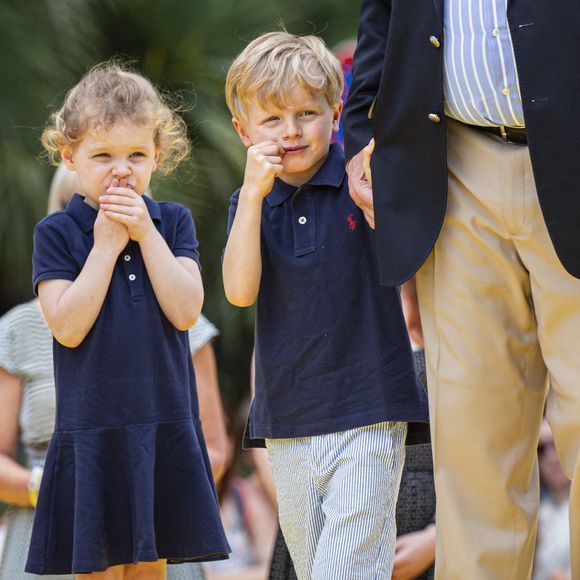 Le Prince Albert II de Monaco, ses enfants Gabriella et Jacques de Monaco posent le long du tapis jaune pour célébrer le 20e anniversaire de 'Bob l'éponge et les Pantoufles' lors du 59e Festival de la Télévision de Monte Carlo, qui s'est tenu au Grimaldi Forum. Monaco le 16 juin 2019. Photo Marco Piovanotto/ABACAPRESS.COM