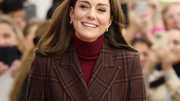 Kate Middleton franchit un nouveau pas et s'illustre dans une robe à petit prix !