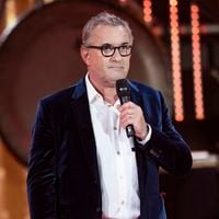 Christophe Dechavanne en retrait de Quelle Epoque : une influente figure de la télévision donne son avis