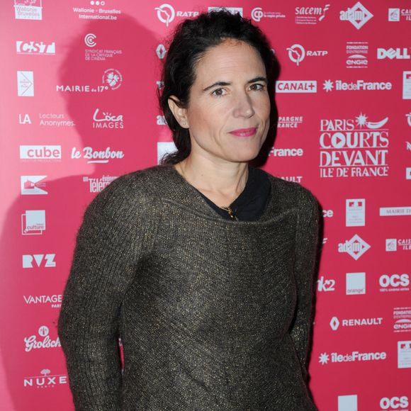 Mazarine Pingeot arrive à la cérémonie d'ouverture du festival Paris Courts Devant qui se tient au cinéma MK2 Bibliotheque, à Paris, France, le 29 novembre 2016. Photo par Mireille Ampilhac/Abaca