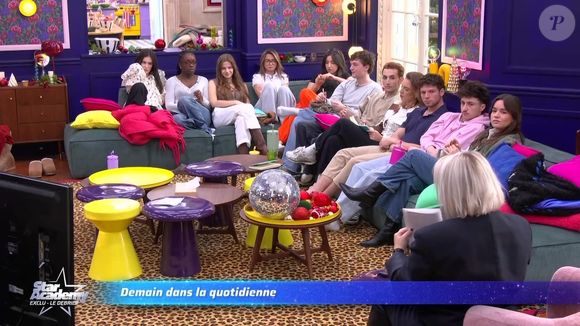 Les élèves se sont enchaînés face au corps professoral.

Extrait de la quotidienne "Star Academy". ©TF1