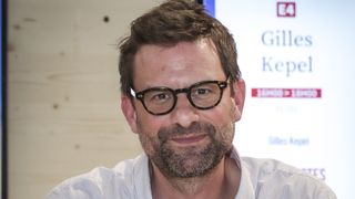 Nicolas Mathieu : L'écrivain-star admet avoir "usé ses petites amies"