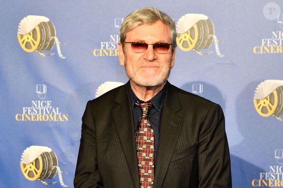 L'acteur est décédé à l'âge de 72 ans des suites d'un cancer.

Tchéky Karyo - Photocall de la soirée d'ouverture de la troisième édition du Festival Cinéroman au cinéma Pathé Gare du Sud à Nice. Le 20 octobre 2021. 
© Bruno Bebert / Bestimage