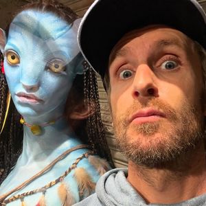 "Seul endroit où dans la même journée tu peux croiser Indiana Jones, les gardiens de la galaxie, Neytiri d’Avatar et Pumba, Merci Mickey", a renchéri Philippe.

Philippe Lacheau et Elodie Fontan s'éclatent à Disneyworld en Floride. ©Instagram lacheauphilippe