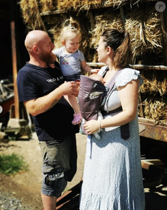 Jérôme et Lucile (L'amour est dans le pré) sont les parents de deux enfants, Capucine et Adonis. Instagram