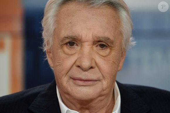 Michel Sardou est interwievé par Apolline de Malherbe sur BFMTV à Paris, France, le 27 octobre 2019. Photo by Alain Apaydin/ABACAPRESS.COM