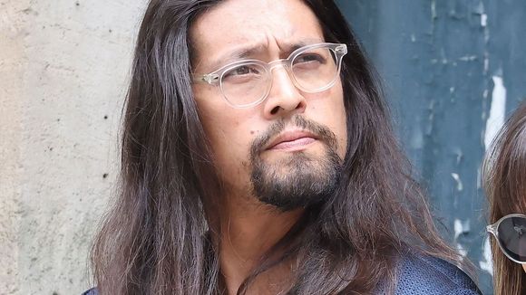 "Ca m'est égal" : Lulu Gainsbourg peu intéressé par l'avis de sa demi-soeur Charlotte, il ne s'en cache pas