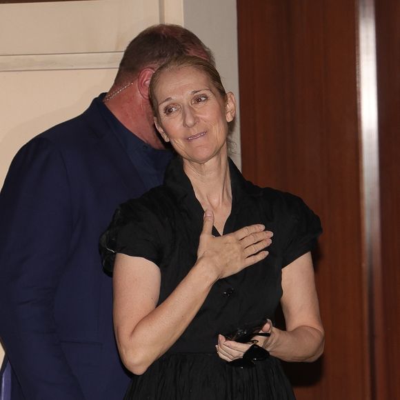 Paris, FRANCE - La chanteuse Céline Dion, fatiguée, rentre à son hôtel à 1h30 du matin après une longue répétition pour les Jeux Olympiques de 2024 à Paris.



Sur la photo : Celine Dion