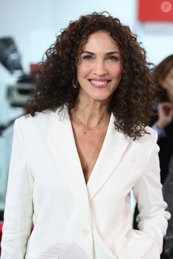 Exclusif - Linda Hardy - Enregistrement de l'émission Vivement dimanche au studio Rive gauche , presentée par Michel Drucker . Diffusion sur France 3 le 30 novembre 2025. © Guillaume Gaffiot / Bestimage