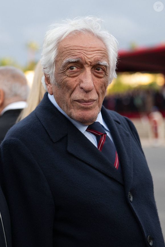 Gérard Darmon - La délégation française et les personnalités accompagnant le président de la République Emmanuel Macron lors de sa visite d'Etat de trois jours au Maroc, le 28 octobre 2024. 
© Jeanne Accorsini / Pool / Bestimage