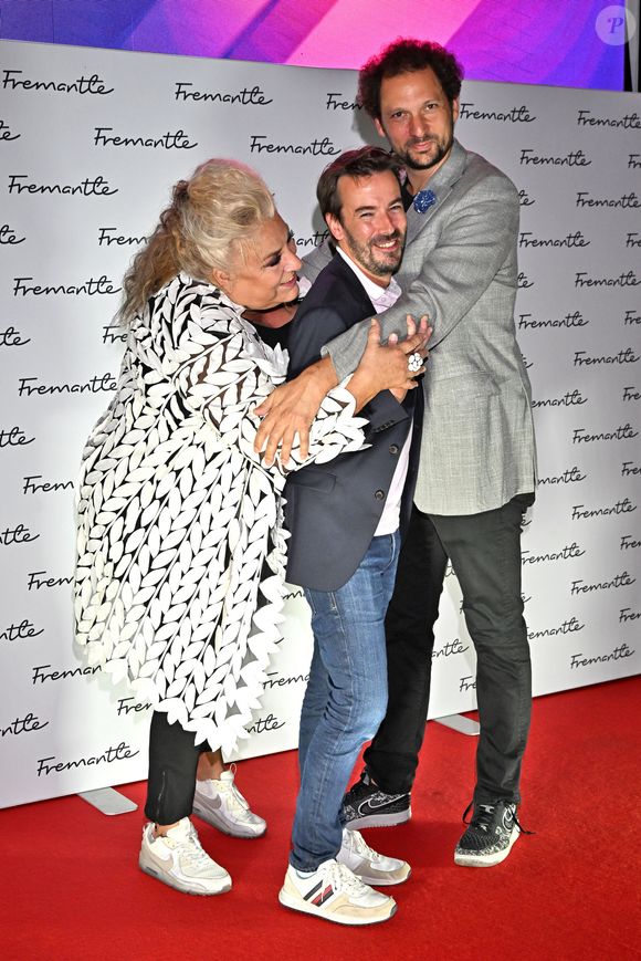 Marianne James et Eric Antoine et leur producteur durant la soirée Fremantle pour la 38ème édition du Mipcom à Cannes, le 17 octobre 2022.
© Bruno Bebert / Bestimage