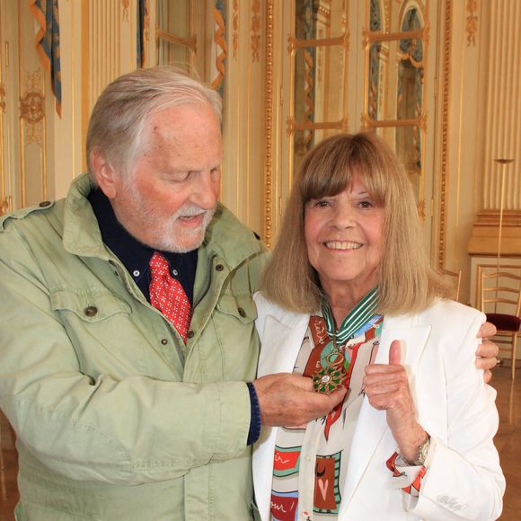 Exclusif - Jean-Jacques Debout et Chantal Goya - Rachida Dati, ministre de la Culture, remet les insignes de Commandeur des Arts et Lettres à Chantal Goya au ministère de la Culture à Paris le 2 juillet 2024.

© Philippe Baldini / Bestimage