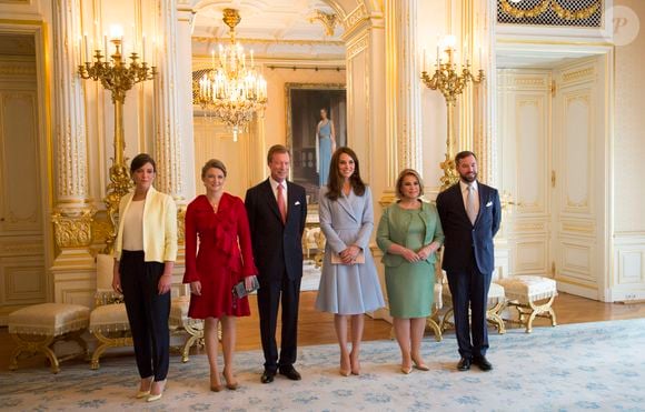 La naissance du bébé princier est prévue pour l’automne 2025, mais le sexe de l’enfant n’a pas été révélé.

La princesse Alexandra, la comtesse Stéphanie de Lannoy, le grand duc Henri, Catherine Kate Middleton, la duchesse de Cambridge, la grande duchesse Maria Teresa et  grand-duc héritier Guillaume  - Catherine Kate Middleton, la duchesse de Cambridge en visite au Luxembourg, le 11 mai 2017. @Agence/ Bestimage