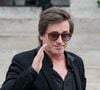 Thomas Dutronc a rendu hommage à une icône de la chanson française. 

Thomas Dutronc - Sortie des obsèques de l'auteure-compositrice-interprète et actrice française Françoise Hardy au crématorium du cimetière du Père-Lachaise à Paris, France  © Jacovides-Moreau/Bestimage