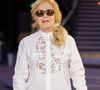 À 82 ans, la chanteuse a ébloui les photographes avec son look chic et élégant.

Sylvie Vartan au photocall du défilé Chanel Collection Femme Prêt-à-Porter Printemps/Eté 2027 lors de la Fashion Week de Paris (PFW) au Grand Palais, à Paris, France, le 5 octobre 2026.

© Olivier Borde/Bestimage