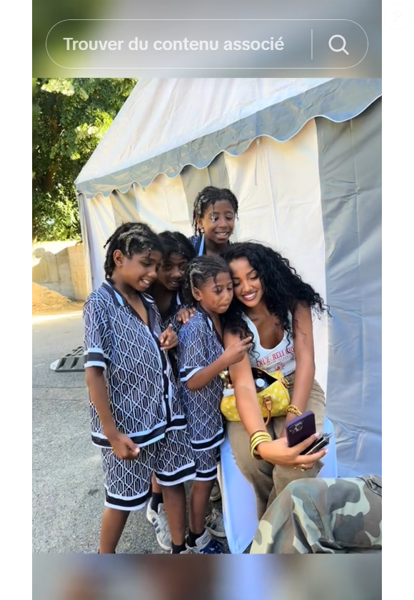Très présente sur les réseaux sociaux, cette famille de créateurs de contenus partage régulièrement des photos et vidéos de leurs rencontres avec des stars. Leur compte TikTok, suivi par plus de 10 000 abonnés, met en scène le petit Djuliann et ses frères.

Djuliann et ses frères en compagnie de la chanteuse Wejdene - Vidéo Tiktok, 30 juin 2025