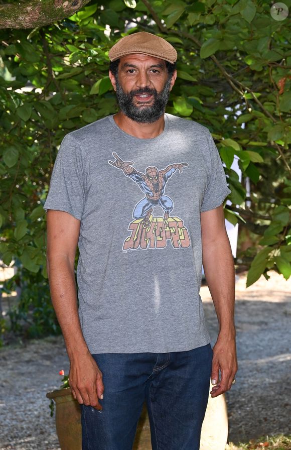 Ramzy Bedia au photocall du film “Youssef Salem a du Succès” lors du 15ème festival du film francophone de Angoulême, France, le 27 août 2022. © Coadic Guirec/Bestimage