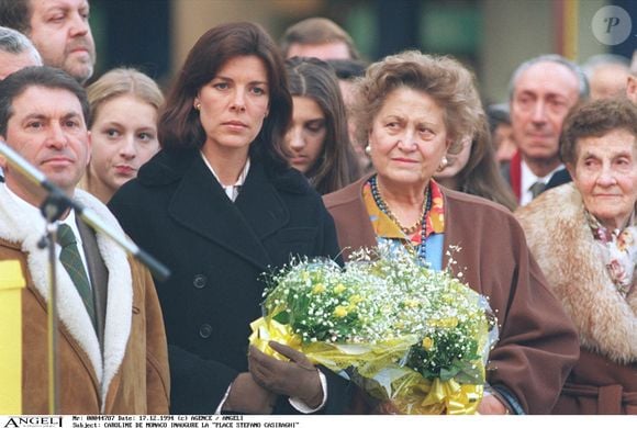 Caroline de Hanovre et Fernanda Casiraghi inaugurent la place Stefano Casiraghi à Côme dans la foule