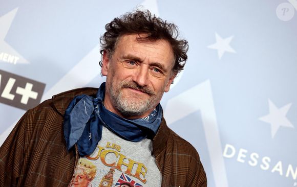 "Il est amoureux. Quand on est amoureux, on va bien en général", a confié l'artiste dans l'émission RTL Matin ce jeudi 3 avril en évoquant son mariage avec Cerise. "Je le trouve bien. J'ai dîné avec lui avant-hier et ça m'a fait plaisir de le voir. Ça faisait un moment que je ne l'avais pas vu." 

Jean-Paul Rouve au photocall de la cérémonie d'ouverture du 28ème Festival International du Film de Comédie à l'Alpe d'Huez le 13 janvier 2025.

© Dominique Jacovides / Bestimage