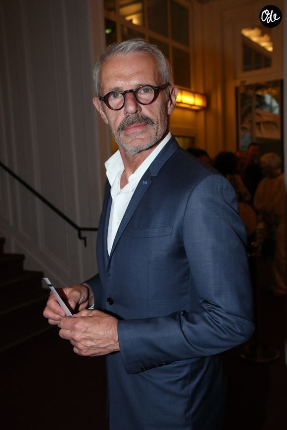 Invité de "France Inter", Lambert Wilson s'était décrit comme "un ermite sociable". 

Exclusif - Lambert Wilson - Concert : « La 9ème Symphonie de Beethoven-Liszt » en version exceptionnelle pour 2 pianos, coeur et solistes, à la Salle Gaveau à Paris, France, le 14 Mai 2025. 
© Bertrand Rindoff / Bestimage