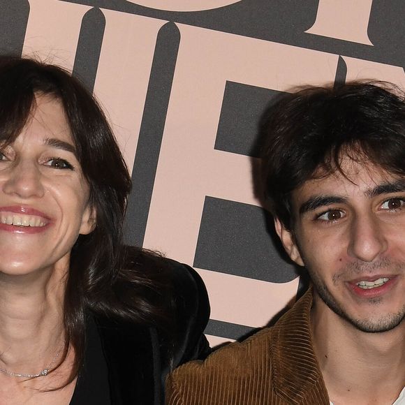 Ben Attal sa mère Charlotte Gainsbourg - Avant-première du film "Mon chien stupide" au cinéma UGC Normandie à Paris, le 22 octobre 2019. © Coadic Guirec/Bestimage
