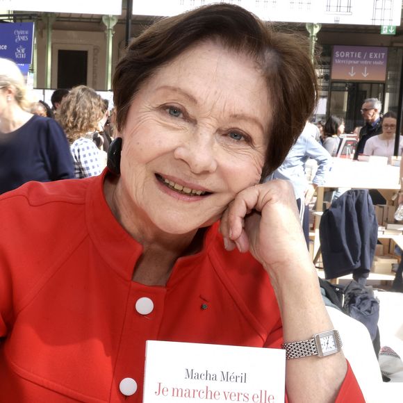 Macha Meril en dédicace lors du 5ème festival du Livre de Paris au Grand Palais à Paris, le 19 avril 2026.

Photo : Cédrice Perrin / Bestimage