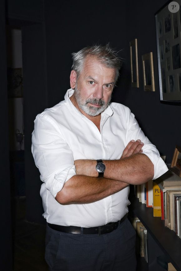 L'acteur aime aussi travailler le bois dans son atelier durant son temps libre

Exclusif - Philippe Torreton dans les backstage de l'enregistrement de l'émission "OlympiaScope", présentée par B.Montiel et diffusée le 8 janvier 2024 à 20 heures sur Olympia TV, une chaîne du groupe Canal+ et en replay sur myCANAL. Le 15 septembre 2023 
© Jack Tribeca / Bestimage