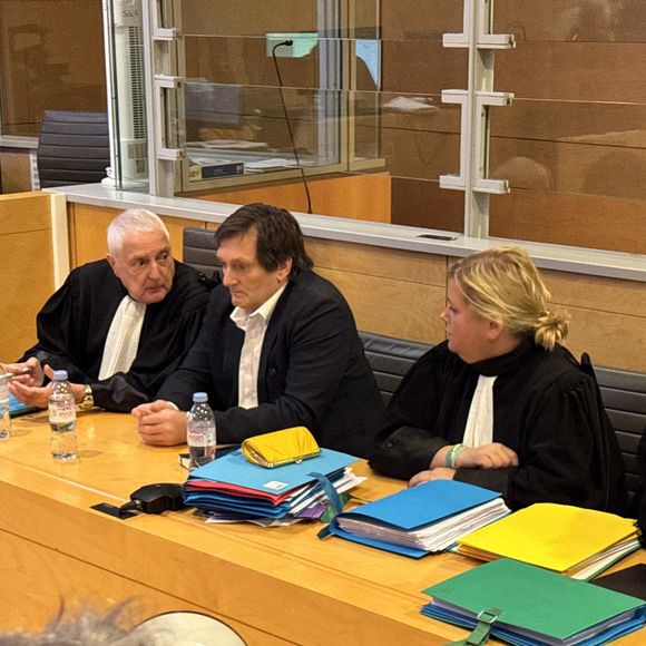 Examinée ce 26 mars, le juge d’application des peines a donné un avis favorable

Pierre Palmade au tribunal de Melun avec ses avocats Me Alain Barsikian et Me Céline Lasek  pour son procès pour blessures involontaires à la suite d'un accident de la route en février 2023 dans lequel sa voiture a percuté un autre véhicule à Melun.
Le 20 novembre 2024.

© Christophe Clovis / Bestimage