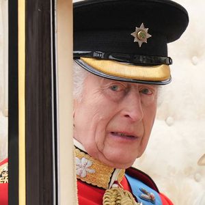 Charles III va célébrer l'anniversaire de son règne

Le roi Charles III d'Angleterre - Les membres de la famille royale britannique au balcon du Palais de Buckingham lors de la parade militaire "Trooping the Colour" à Londres

© Julien Burton / Bestimage