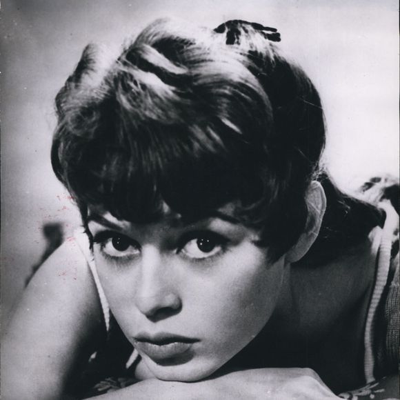 5 mai 1961 - Brigitte Bardot représentera le cinéma anglais à Venise : L'actrice française Brigitte Bardot qui joue le rôle principal dans l'un des films britanniques sélectionnés pour le Festival de Venise ''Toubib A La Mer'' - Français (Crédit Image : Keystone USA Collection / Bestimage)