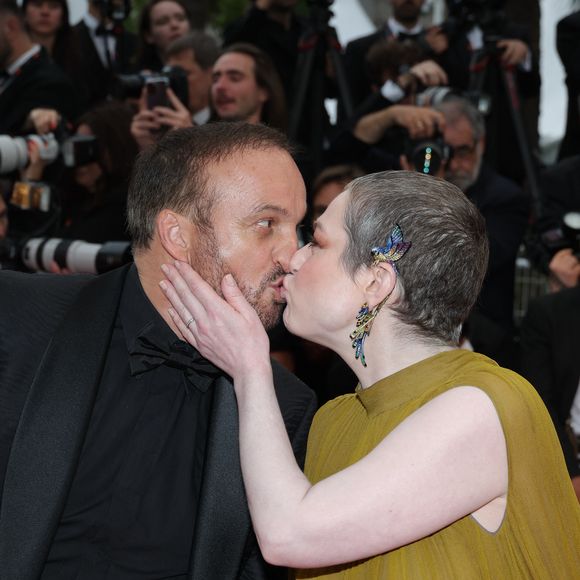 Michel Ferracci et sa femme Emilie Dequenne - Montée des marches du film « Le deuxième acte » pour la cérémonie d’ouverture du 77ème Festival International du Film de Cannes, au Palais des Festivals à Cannes. Le 14 mai 2024
© Jacovides-Moreau / Bestimage
