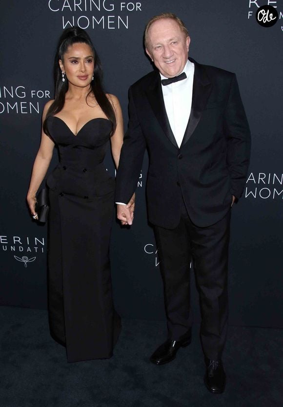 Salma Hayek et François-Henri Pinault lors du quatrième dîner annuel « Caring for Women » de la Fondation Kering, au restaurant The Pool, le 11 septembre 2025 à New York. © PPS/Bestimage