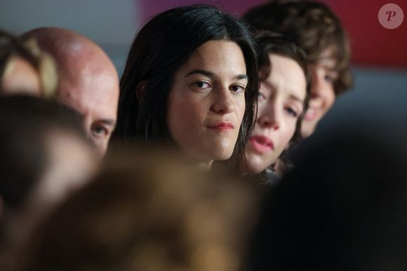 Suzanne Lindon lors de la conférence de presse "Colours Of Time" (La Venue de l'avenir) au 78ème Festival de Cannes au Palais des Festivals le 23 mai 2025 à Cannes, France. Photo par Jean-Marc Haedrich/Pool/ABACAPRESS.COM