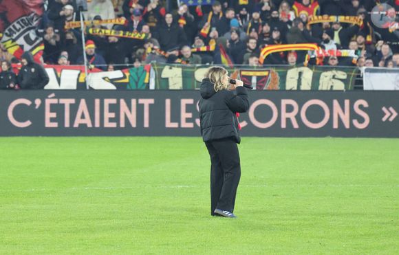 La gagnante de la "Star Academy" a eu le joli honneur de chanter "Les Corons" ce dimanche 16 février depuis le stade de Lens. 

Marine (Star Academy 2024) chante "Les Corons" en hommage à Pierre Bachelet, pour le 20ème anniversaire de sa mort, lors du match de Ligue 1 McDonald's "Lens - Strasbourg (0-2)" au stade Bollaert-Delelis, le 16 février 2025.