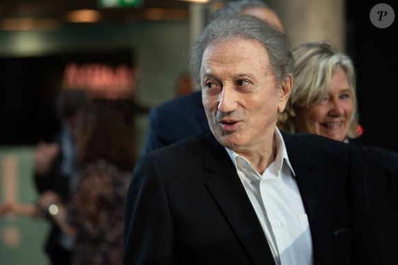 Michel Drucker assiste à une cérémonie au siège de France Télévisions à Paris, France, le 9 octobre 2023, pour rendre hommage au journaliste français Jean-Pierre Elkabbach, figure majeure du journalisme français, célèbre pour ses innombrables interviews au cours d'une carrière exceptionnellement longue. Jean-Pierre Elkabbach est décédé à l'âge de 85 ans le 3 octobre 2023. Photo par Jeanne Accorsini/Pool/ABACAPRESS.COM