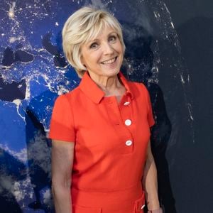 Elle a également la chance de préférer naturellement les repas sains, savourant volontiers du poisson et des légumes frais plutôt que des plats en sauce.

Evelyne Dheliat (TF1) au 19ème forum international de la météo et du climat communication sur le changement climatique dans les Médias au CNES à Paris, France, le 21 juin 2022. © Jack Tribeca/Bestimage