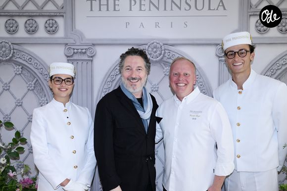 L'acteur est apparu souriant et a pleinement profité de la soirée.

Guillaume Gallienne, David Bizet, chef du Peninsula Paris - Réouverture du rooftop « L'heure dorée » de l'hôtel Peninsula à Paris le 10 juin 2026. © Rachid Bellak/Bestimage