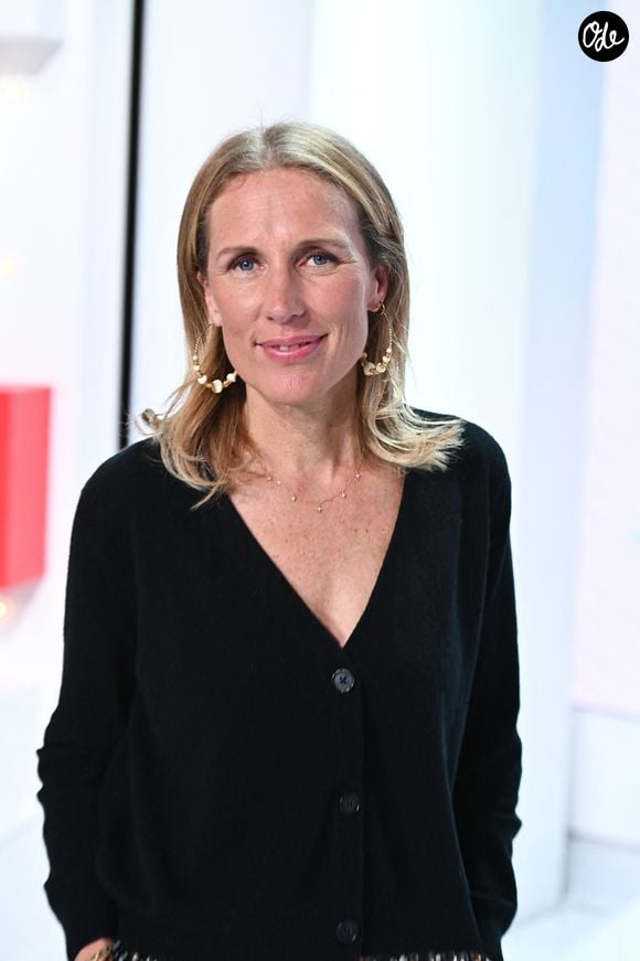 Exclusif - Agathe Lecaron - Enregistrement de l'émission "Vivement Dimanche" au Studio Gabriel à Paris, présentée par M.Drucker et diffusée le 27 novembre sur France 3. Le 16 novembre 2022
© Guillaume Gaffiot / Bestimage # Exclusive