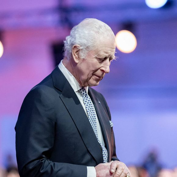 Le roi d’Angleterre vient d’apprendre la mort d’un homme dont il était proche

Le roi Charles III d'Angleterre - Les chefs d'État et les membres des familles royales assistent à la cérémonie de commémoration du 80ème anniversaire de la libération d'Auschwitz au Mémorial et musée d'Auschwitz-Birkenau le 27 janvier 2025.