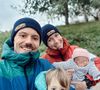 Révélée en 2021 dans "Koh-Lanta, Les Armes secrètes", Candice a par la suite fondé sa famille avec Corentin en donnant naissance à Augustin (2 ans) et Prune (1 an).

Candice (Koh-Lanta 2021) et sa famille sur Instagram