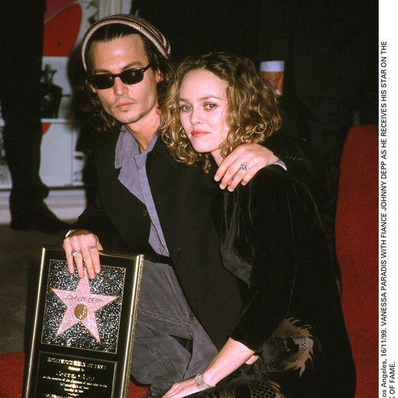 Johnny Depp et Vanessa Paradis à Hollywood. Le 16 novembre 1999. © Avalon/ABACA
