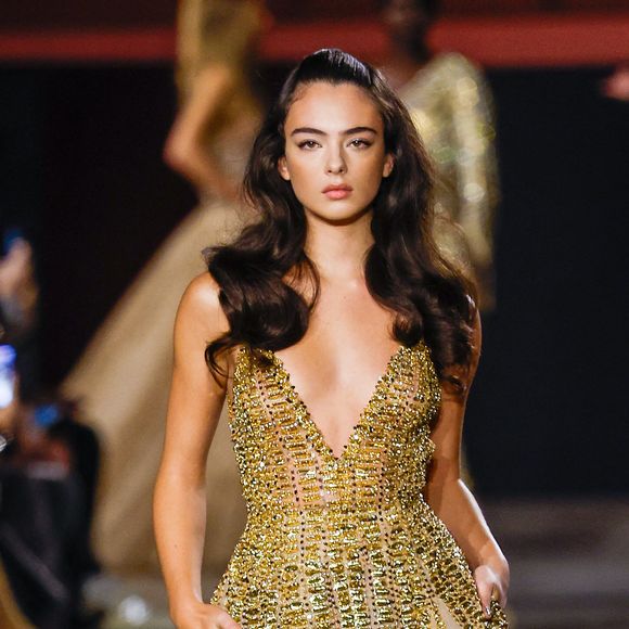 Deva Cassel est la fille aînée de Vincent Cassel et Monica Bellucci

Deva Cassel - Défilé Elie Saab, Collection Haute Couture Printemps/Eté lors de la Fashion Week de Paris (PFW) au Musée Rodin, à Paris, France. © Bestimage