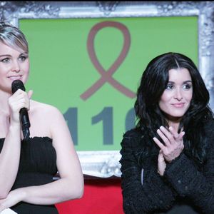 Laeticia Hallyday et Jenifer sur le plateau du Sidaction en 2006 - © Jean-Louis Macault Bestimage