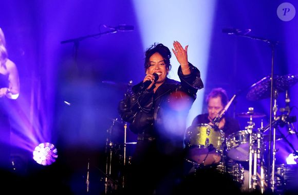 Amel Bent - Nouvelle édition du Foot-Concert organisé par le Réseau A.Ma.N.D./Huntington Avenir à la LDLC Arena à Lyon, le 11 Novembre 2024. Cet événement solidaire unique en France rassemble le sport et la musique pour lutter contre les maladies neurodégénératives. © Dominique Jacovides/Bestimage