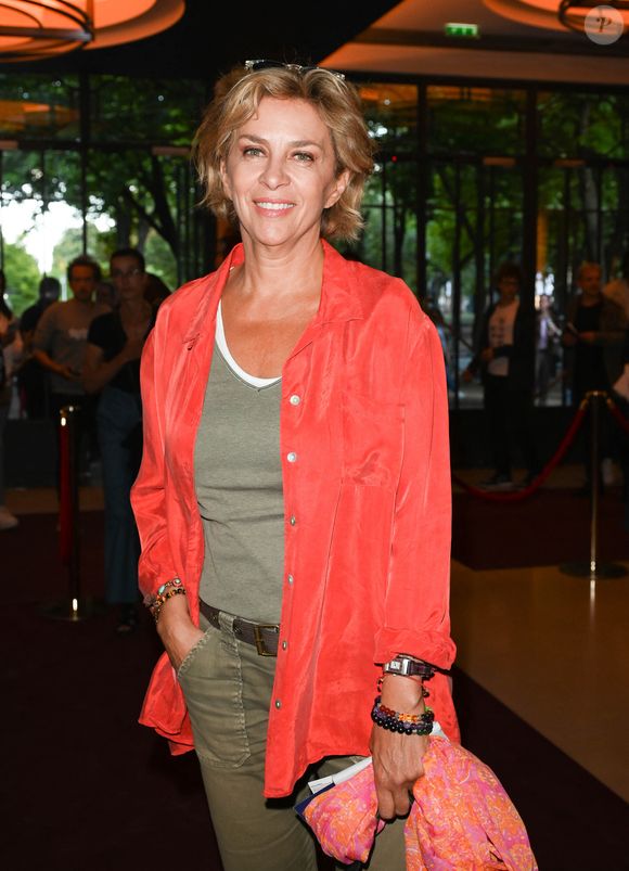 Exclusif - Corinne Touzet - People à la 100ème du spectacle de Vincent Dedienne "Un soir de gala" au théâtre Marigny à Paris le 27 juin 2022. © Coadic Guirec/Bestimage