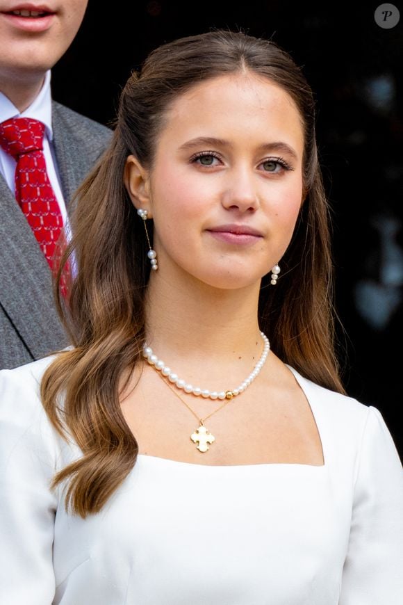 Cet événement illustre l’importance des traditions au sein de la monarchie danoise.

La princesse Josephine de Danemark lors de sa confirmation à l'église du palais de Fredensborg au Danemark. Photo par Backgrid USA / Bestimage