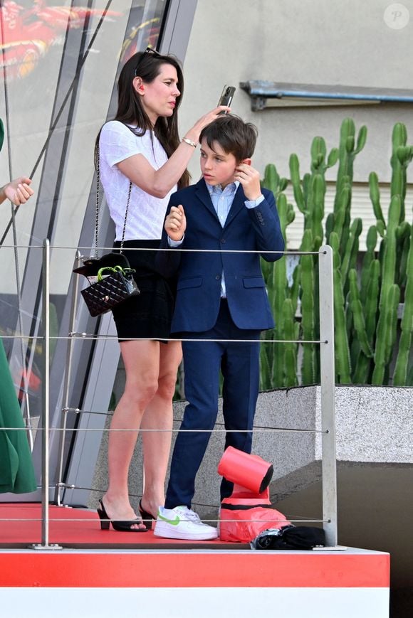 Charlotte Casiraghi Rassam et Raphael Elmaleh lors du Grand Prix de Formule 1 (F1) de Monaco, le 26 mai 2024. © Bruno Bebert/Bestimage